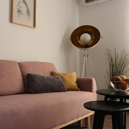 Luca, Digital Nomad Getaway Studio Apartment Zagreb Exteriör bild