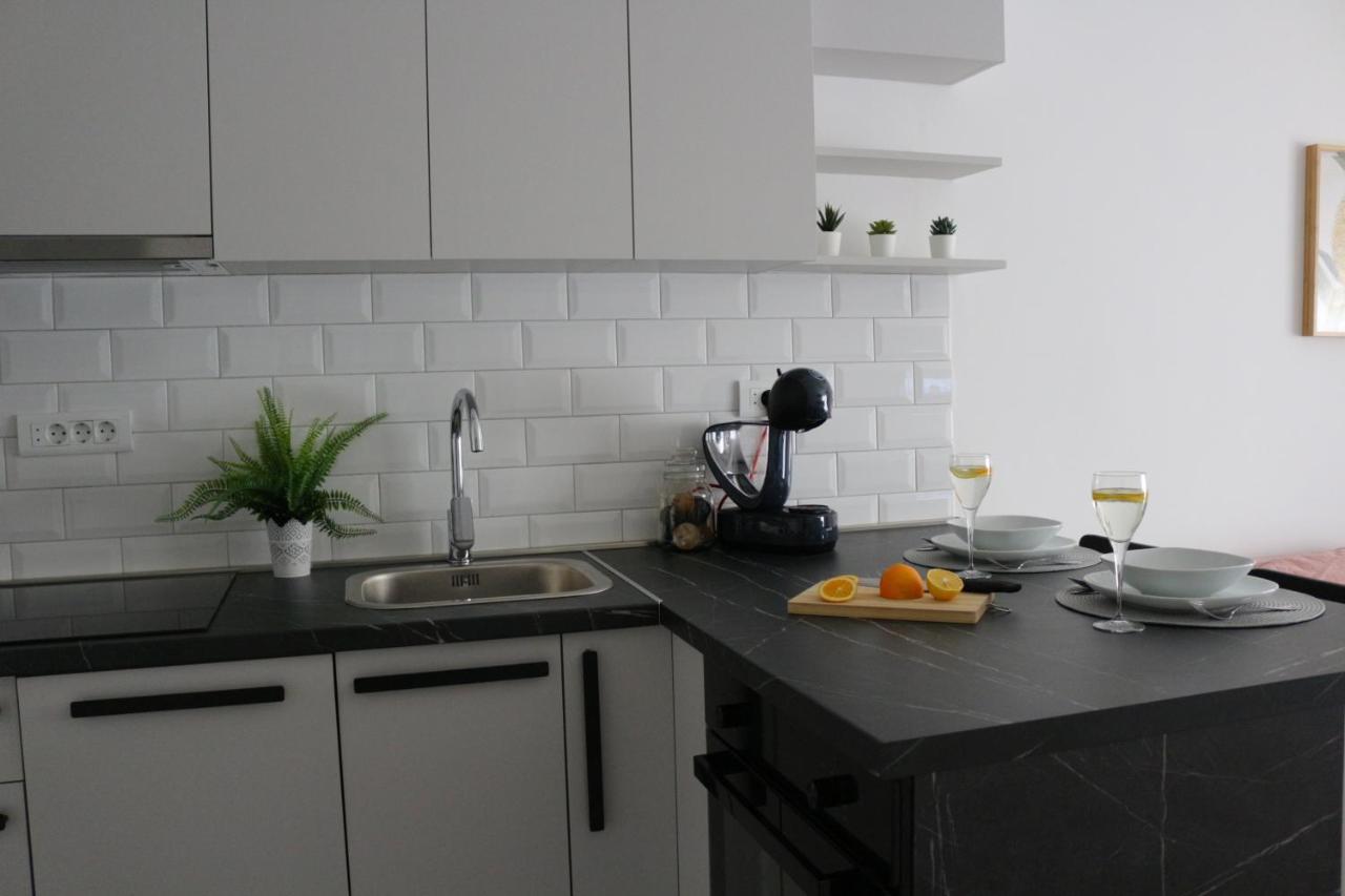 Luca, Digital Nomad Getaway Studio Apartment Zagreb Exteriör bild