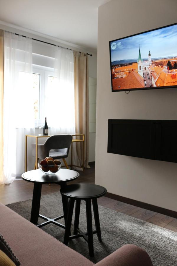 Luca, Digital Nomad Getaway Studio Apartment Zagreb Exteriör bild